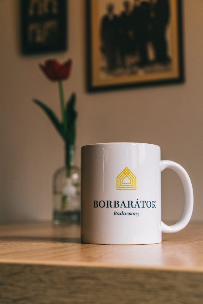 Borbarátok bögre